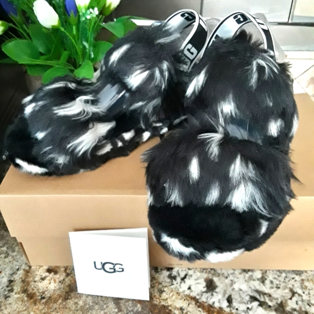 UGG‎ OH YEAH SPOT SLIDES NEW IN A BOX, SIZE 9
